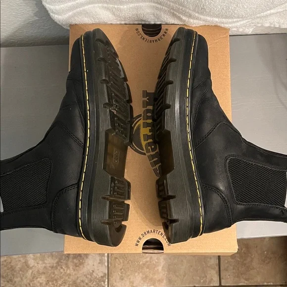 Dr. Martens Black Leather Ankle Boots Wyoming - Picture 4 of 8